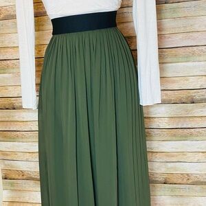 Final sale! Olive Maxi Skirt